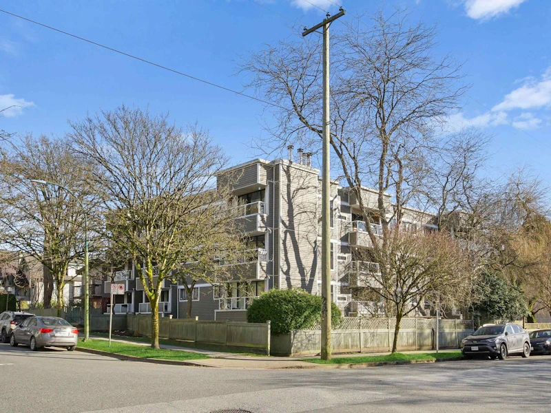 301 - 674 W 17th Avenue, Vancouver BC V5Z 1T8
