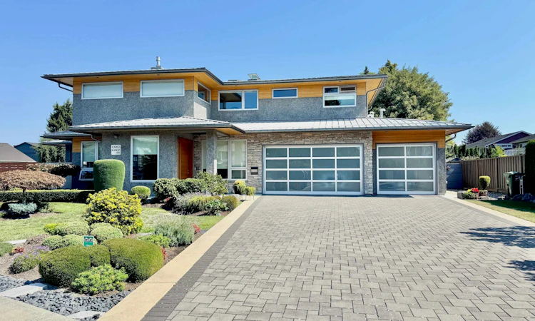 10960 Rosecroft Crescent