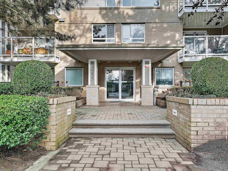 210 - 22255 122nd Avenue, Maple Ridge BC V2X 3X8