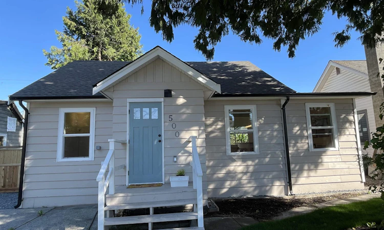 500 Douglas Crescent