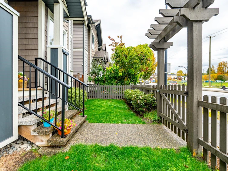 11167 240th Street, Maple Ridge, BC, V2W 0H7 - 2
