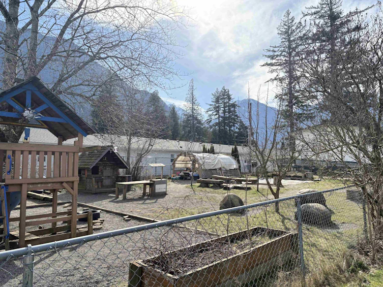 610 Hemlock Avenue, Hope, BC, V0X 1L0 - 2
