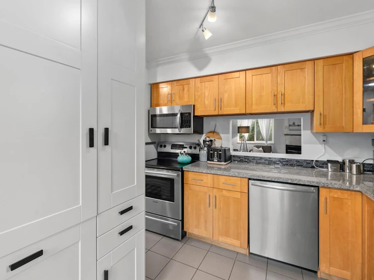 3066 Smith Avenue, Burnaby, BC, V5G 4M6 - 11
