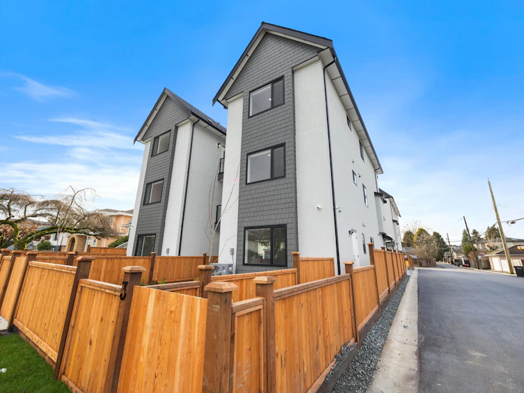 1-6639 Acacia Avenue, Burnaby, BC, V5E 3J8 - 2