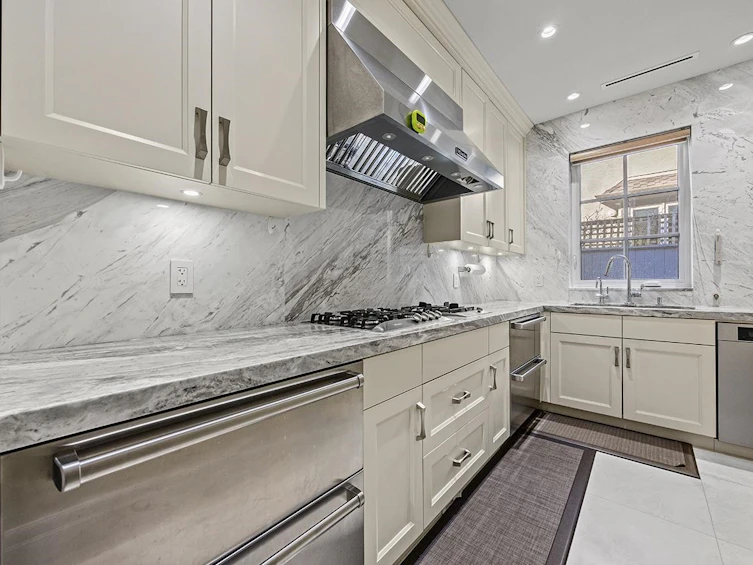 6886 Angus Drive, Vancouver, BC, V6P 5J5 - 12