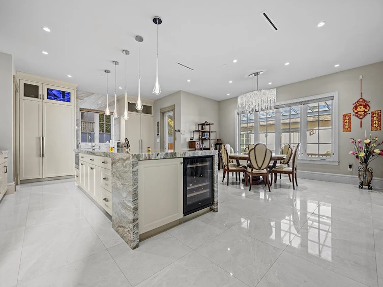 6886 Angus Drive, Vancouver, BC, V6P 5J5 - 8