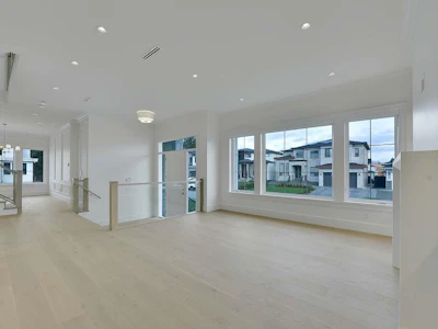 19716 32a Avenue - 2