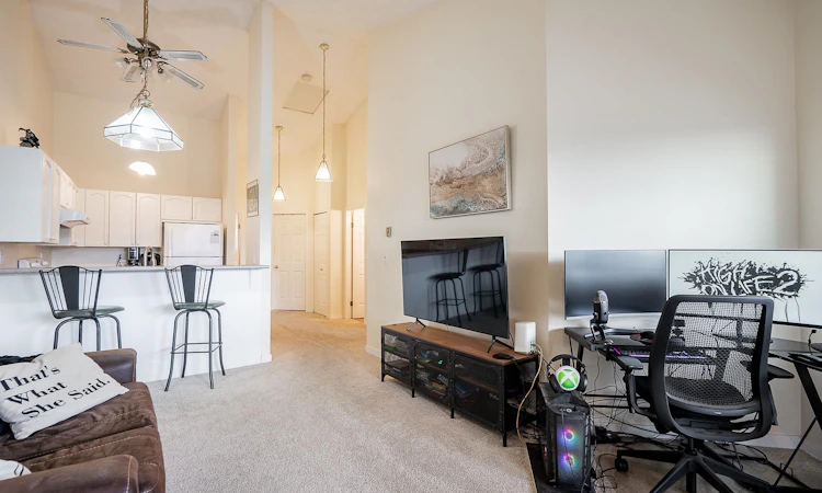 305-11726 225th Street