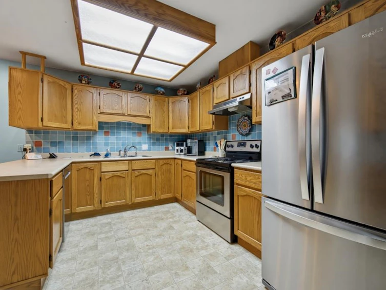 7-18960 Advent Road, Pitt Meadows, BC, V3Y 2G4 - 7