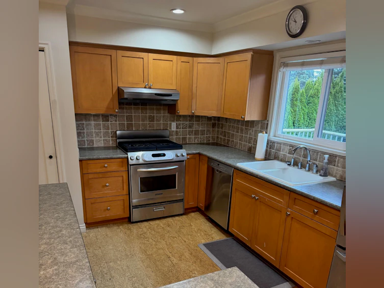 15980 Thrift Avenue, Surrey, BC, V4B 2N1 - 6