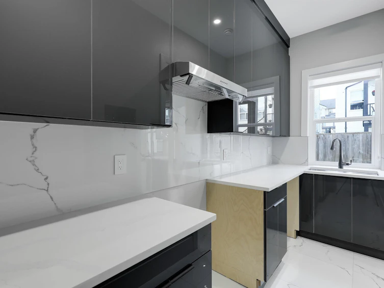 14750 62a Avenue, Surrey, BC, V3S 6N4 - 14