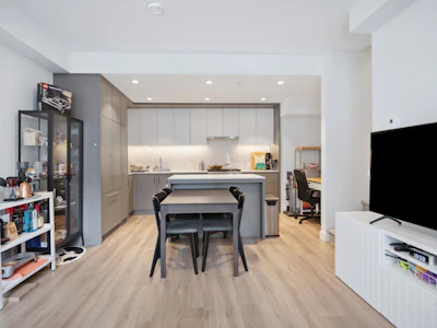 206-6085 Irmin Street - 5
