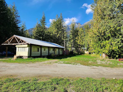 9304 Upper Lillooet River Fsr - 2