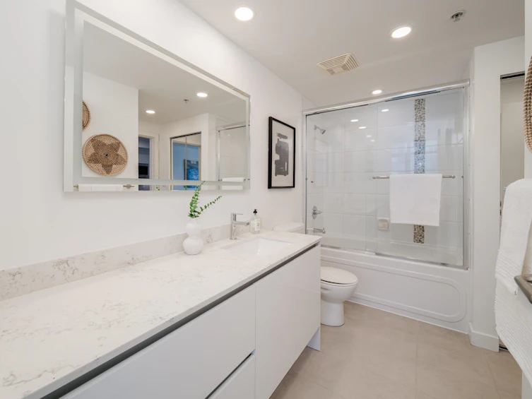 607-2228 W Broadway, Vancouver, BC, V6K 0B1 - 7