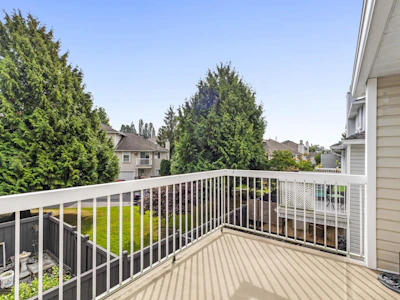 6-13970 72 Avenue - 5