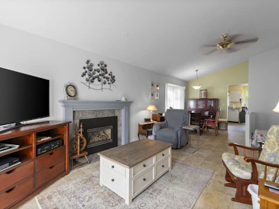 6-13970 72 Avenue - 2