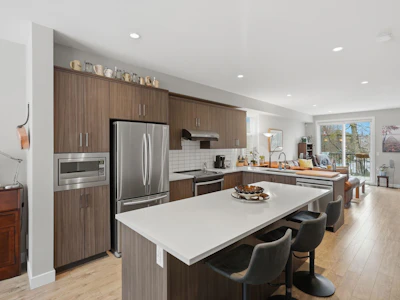 13-15588 32 Avenue - 5