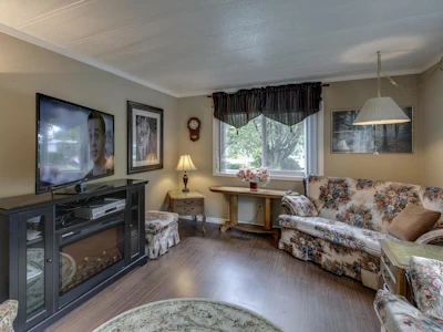 70-31313 Livingstone Avenue - 5