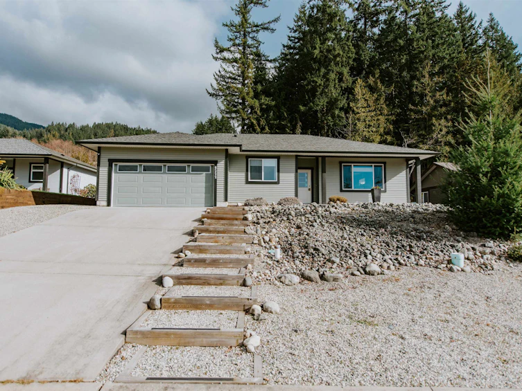 6222 Sitka Road, Sechelt, BC, V7Z 0L3 - 2