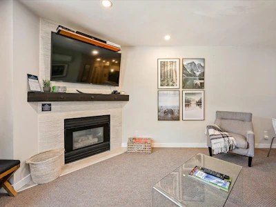 326-4360 Lorimer Road - 3