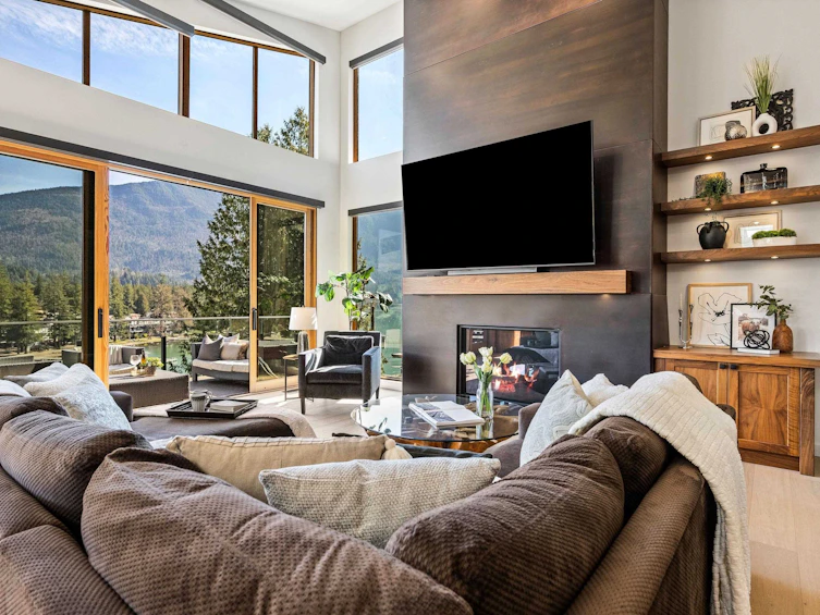 309 Munroe Avenue, Cultus Lake, BC, V2R 5A2 - 2