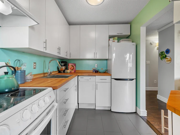 206-1065 E 8th Avenue, Vancouver, BC, V5T 1V1 - 4