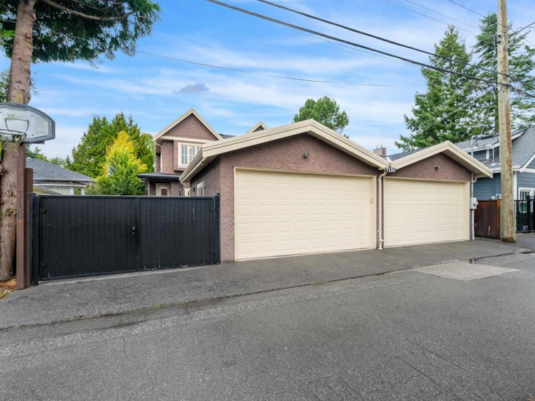 7130 Granville Street, Vancouver, BC, V6P 4X8 - 32