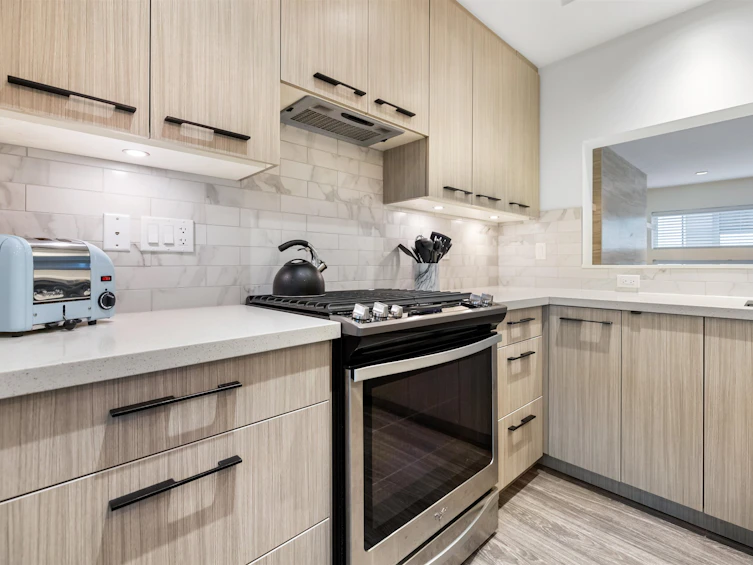 21-14057 60a Avenue, Surrey, BC, V3X 0J2 - 13