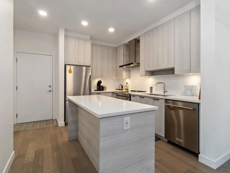 501-7133 14th Avenue, Burnaby, BC, V3N 0H5 - 5