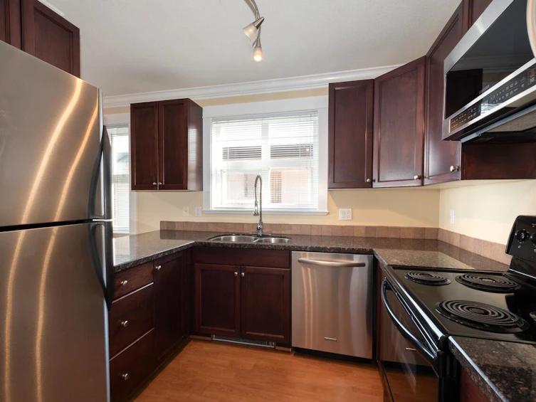 304-152 E 12th Street, North Vancouver, BC, V7L 2J4 - 8