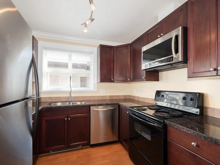 304-152 E 12th Street, North Vancouver, BC, V7L 2J4 - 9