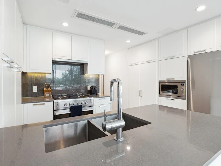 403-1471 Hunter Street, North Vancouver, BC, V7J 1H3 - 4