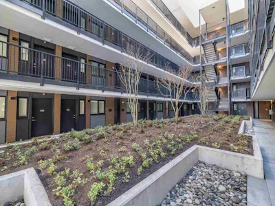 511-1365 Pemberton Avenue - 4