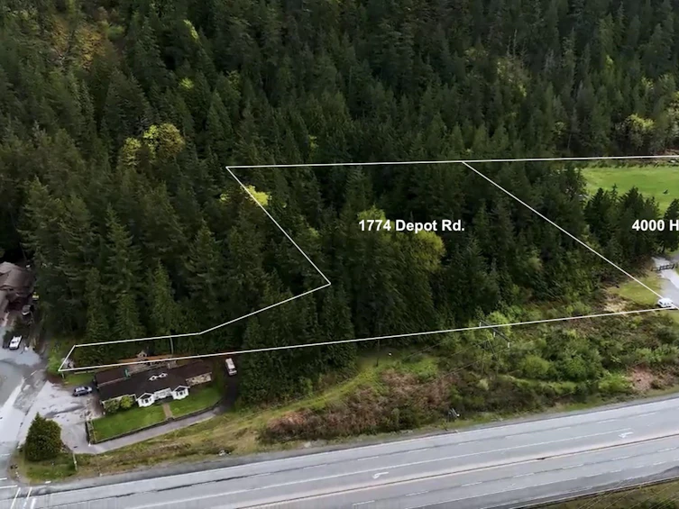 1774 Depot Road, Squamish, BC, V8B 0P6 - 10