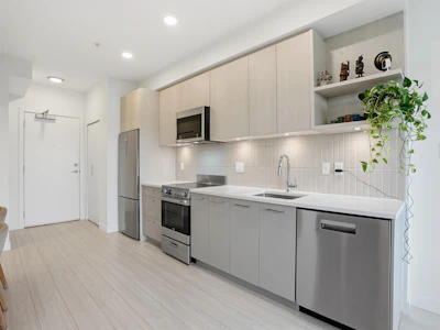 604-10777 138 Street - 3