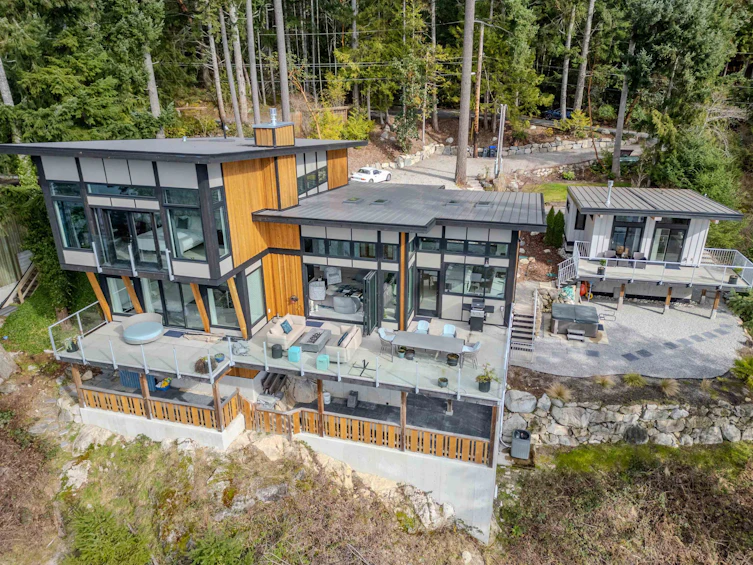 6101--6099 Coracle Drive, Sechelt, BC, V7Z 0C9
