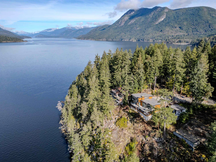 6101--6099 Coracle Drive, Sechelt, BC, V7Z 0C9 - 2