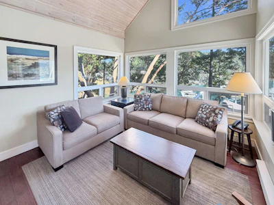 14C-2315 Mackinnon Road - 5