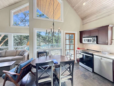 14C-2315 Mackinnon Road - 3