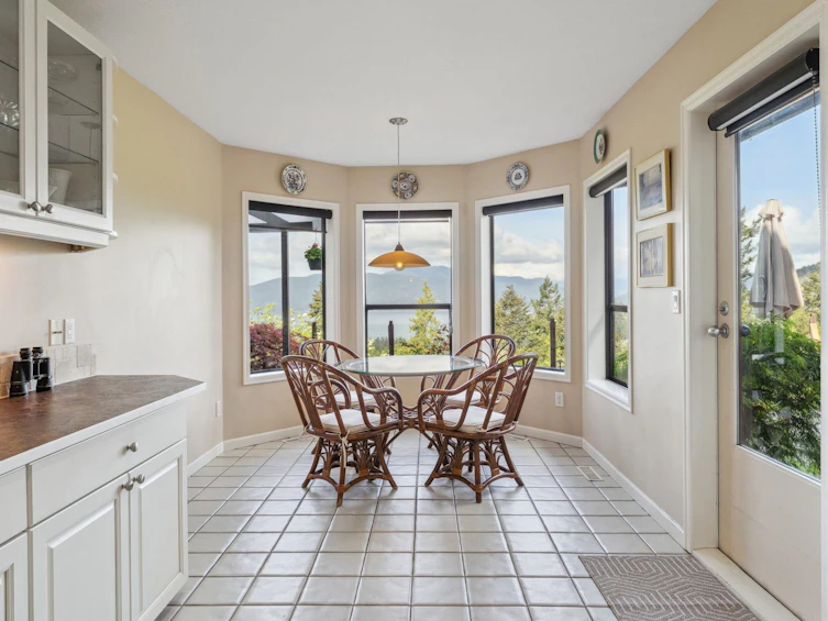 5207 Aspen Drive, West Vancouver, BC, V7W 2Z7 - 11