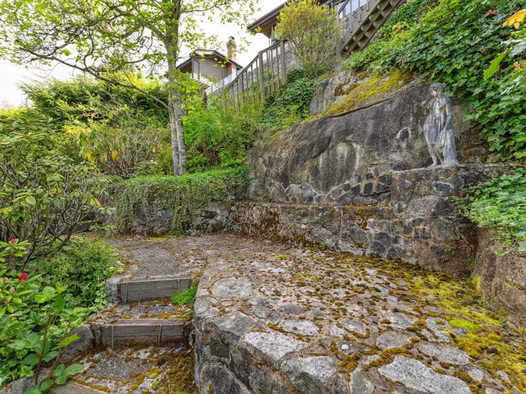 5207 Aspen Drive, West Vancouver, BC, V7W 2Z7 - 33