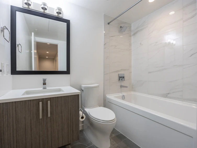 2808-13350 Central Avenue, Surrey, BC, V3T 0S1 - 8