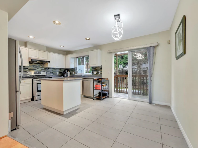 1067 Dansey Avenue, Coquitlam, BC, V3K 3H2 - 4