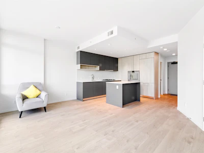 422-6808 Minoru Boulevard - 5