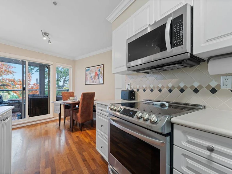 220-5800 Andrews Road, Richmond, BC, V7E 6M2 - 2