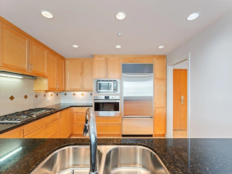 205-1717 Bayshore Drive, Vancouver, BC, V6G 3H3 - 8
