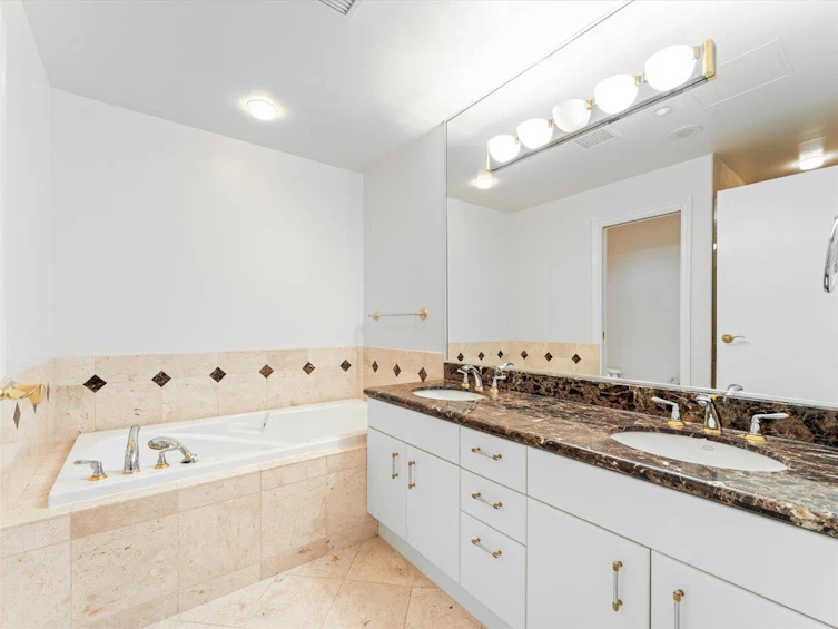 205-1717 Bayshore Drive, Vancouver, BC, V6G 3H3 - 28