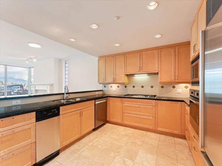 205-1717 Bayshore Drive, Vancouver, BC, V6G 3H3 - 6