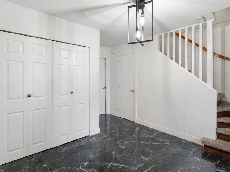 13822 92a Avenue, Surrey, BC, V3V 6Y6 - 5
