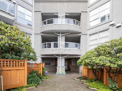 313-10533 University Drive - 2